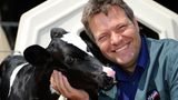 Robert Habeck mit Kalb