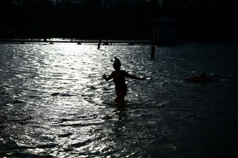Neujahrs-Schwimmen in See in Berlin