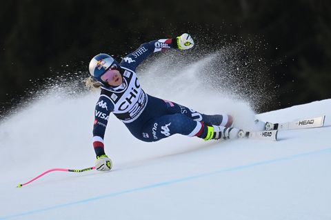 Lindsey Vonn rast eine Piste hinuter