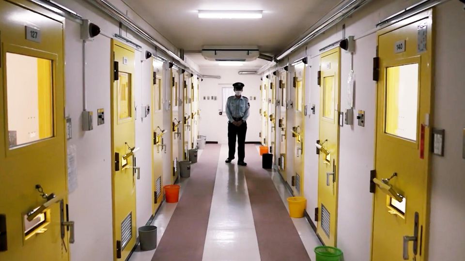 Alte Menschen fluten Gefängnisse in Japan Alte Menschen fluten Gefängnisse in Japan