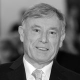 Altbundespräsident Horst Köhler starb nach kurzer und schwerer Krankheit am 1. Februar im Alter von 81 Jahren.  Köhler war am 23. Mai 2004 zum Staatsoberhaupt gewählt und fünf Jahre später im Amt bestätigt worden. Am 31. Mai 2010 trat der studierte Wirtschaftswissenschaftler jedoch überraschend zurück. Mit Köhler übernahm erstmals kein Parteipolitiker das höchste Amt im Staat