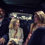 Auf dem Weg zur Premiere ihres Films "24 Wochen": Bjarne Mädel, die Kinderdarstellerin Emilia Pieske und Julia Jentsch (v. l.)