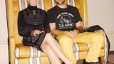 Ruhige Minute: Mia Wasikowska und Robert Pattinson vor der Gala für ihren Western "Smoking Gun – Nicht jede Frau will gerettet werden"