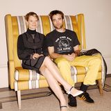 Ruhige Minute: Mia Wasikowska und Robert Pattinson vor der Gala für ihren Western "Smoking Gun – Nicht jede Frau will gerettet werden"