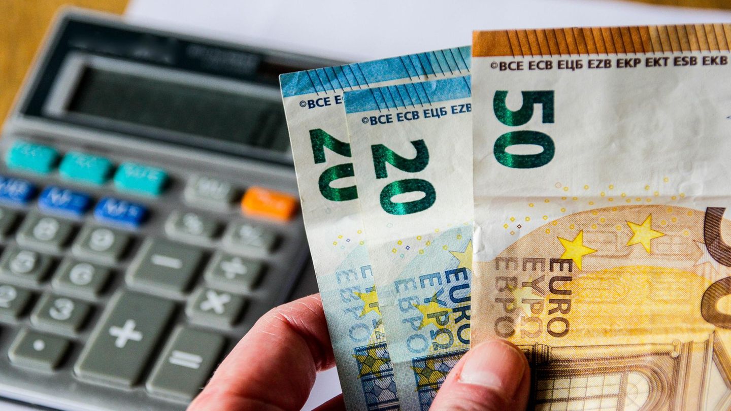 Mehr als 400 Banken haben vor der Zinswende Negativzinsen von Privatkunden erhoben