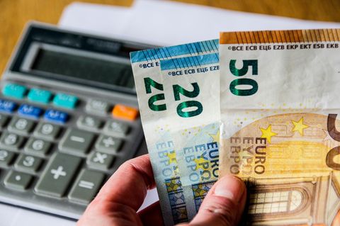 Mehr als 400 Banken haben vor der Zinswende Negativzinsen von Privatkunden erhoben