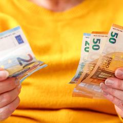 Wann die Rente überwiesen wird, steht für jeden Monat vorab fest