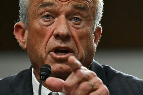 Robert F. Kennedy Jr. bei seiner Anhörung durch den Finanzausschuss