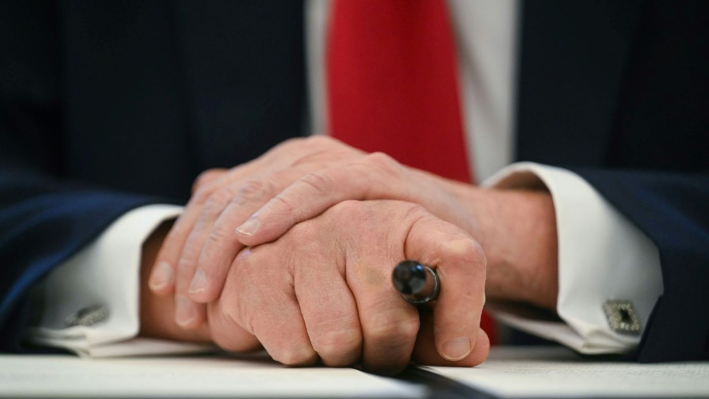Trump unterzeichnete bereits zahlreiche Dekrete