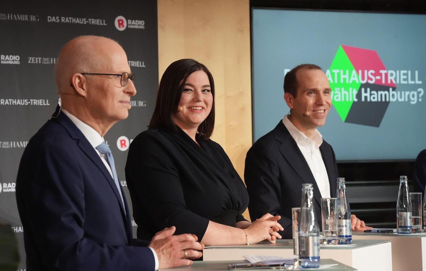 Hamburgs Bürgermeister Peter Tschentscher (SPD), Stellvertreterin Katharina Fegebank (Grüne) und CDU-Kandidat Dennis Thering Hamburgs Bürgermeister Peter Tschentscher (SPD), Stellvertreterin Katharina Fegebank (Grüne) und CDU-Kandidat Dennis Thering