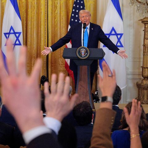 Trump und Netanjahu während einer Pressekonferenz im Weißen Haus