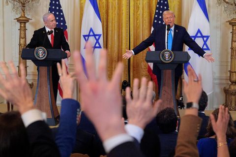 Trump und Netanjahu während einer Pressekonferenz im Weißen Haus