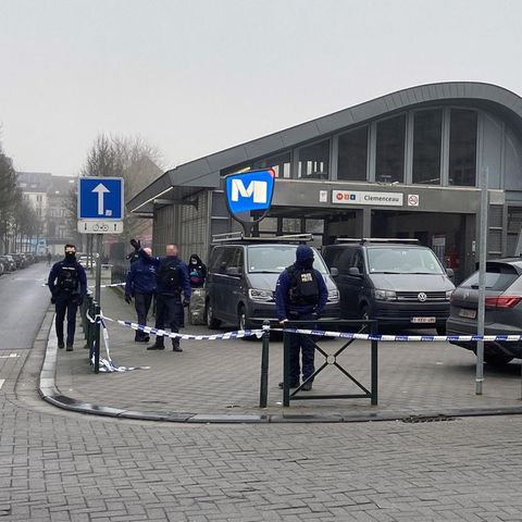 Brüssel: Polizei vor einer U-Bahnstation