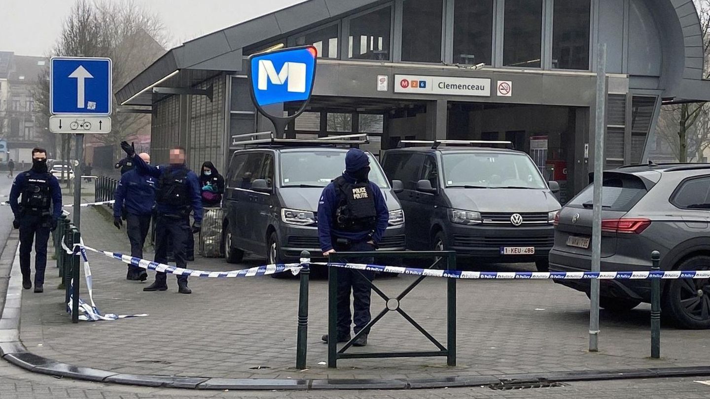 Brüssel: Polizei vor einer U-Bahnstation