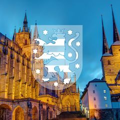 Erfurter Dom mit Wappen Thüringens, es gibt acht Wahlkreise in dem Land