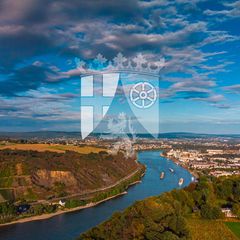 Rheinansicht in Rheinland-Pfalz mit Wappen Rheinland Pfalz. Es gibt hier 15 Wahlkreise