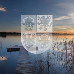 Abendstimmung am Carwitzer See mit Wappen Mecklenburg-Vorpommerns, hier gibt es zwei Wahlkreise