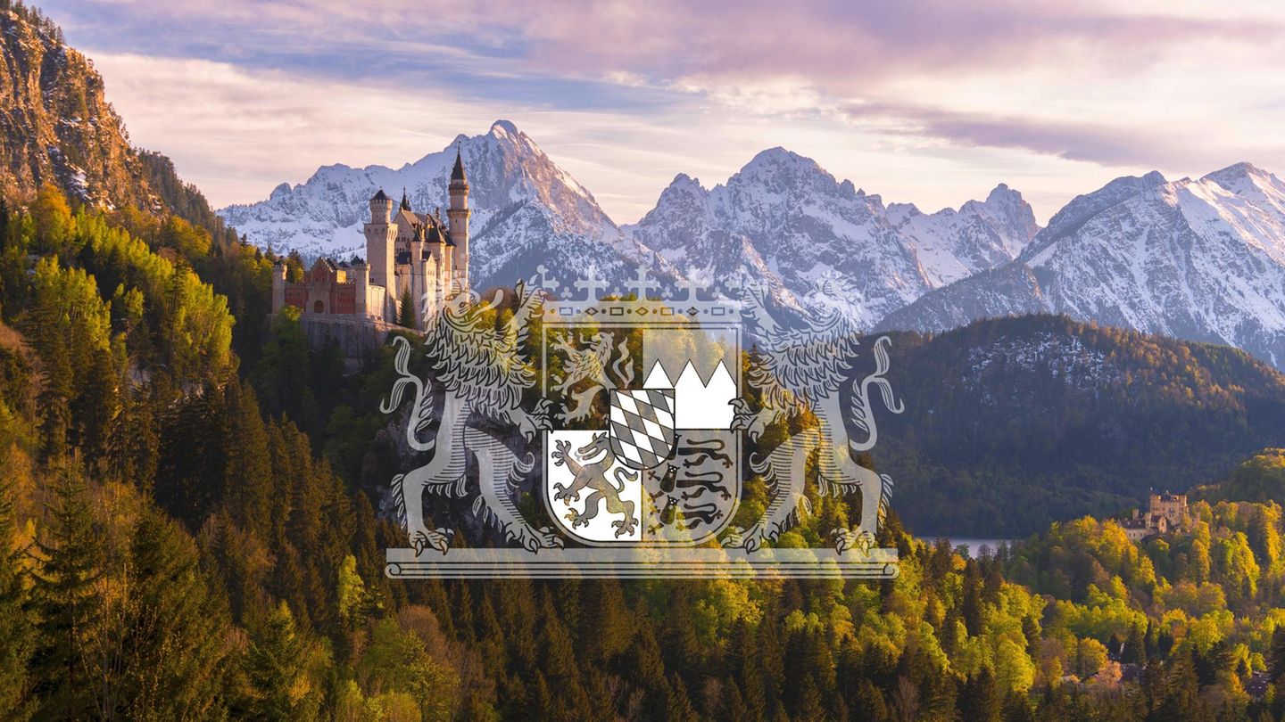 Schloss Neuschwanstein mit Wappen Bayerns, Wahlkreise