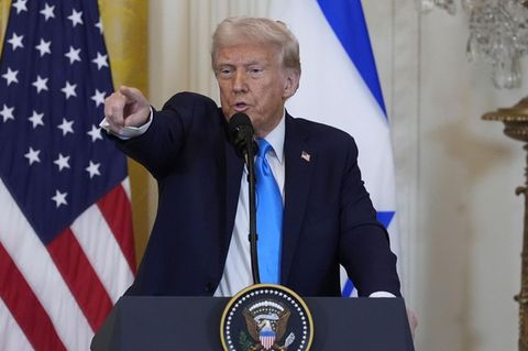 Donald Trump auf der Pressekonferenz mit dem israelischen Ministerpräsidenten Benjamin Netanjahu