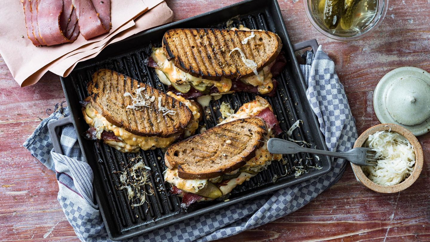 Sandwiches auf einem Pfannenteller