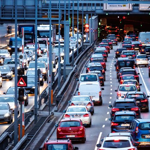 Stau im Tunnel Heckenstallerstraße in München