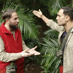 Maurice Dziwak und Timur Ülker streiten sich im australischen Dschungel