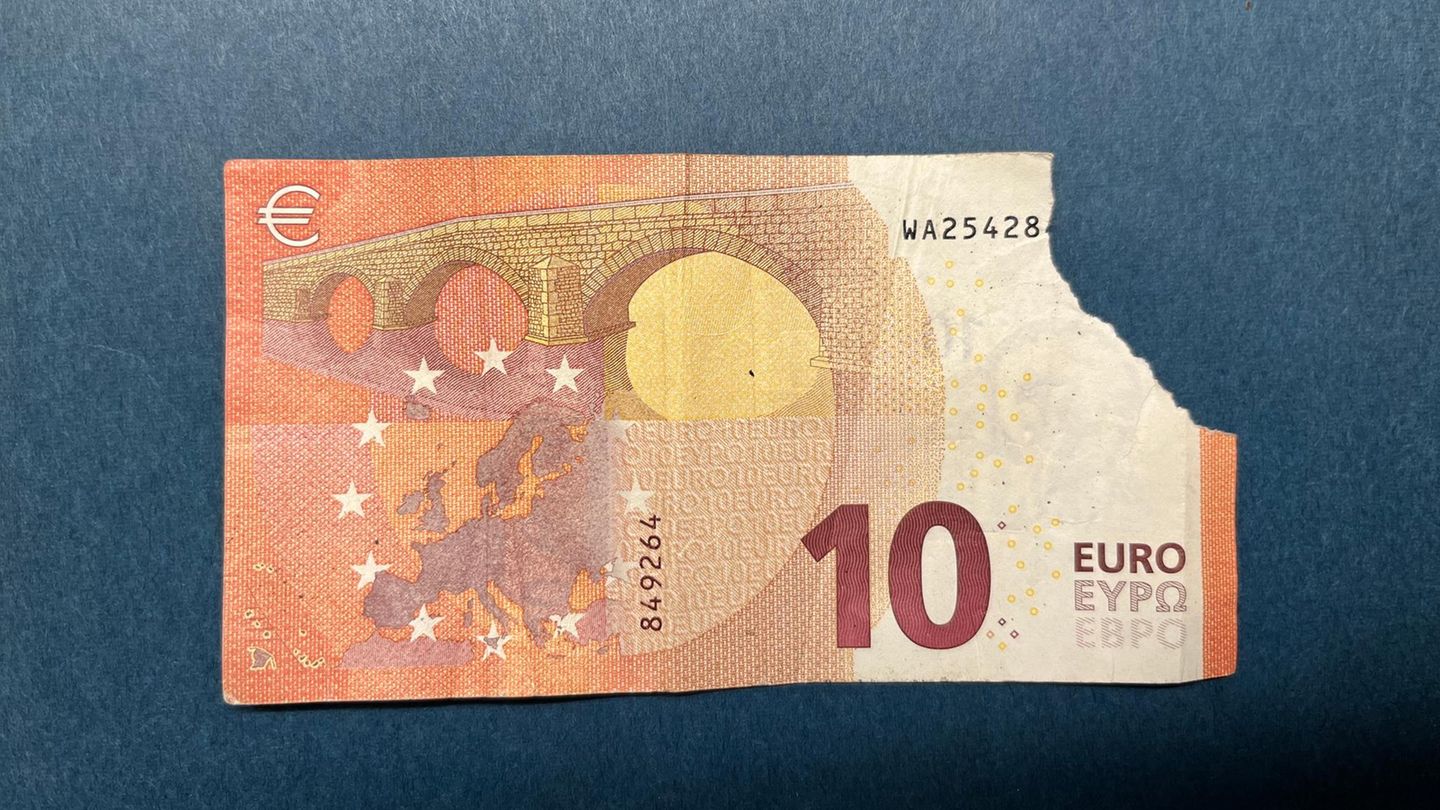 Geldschein 10-Euro-Schein mit abgerissener Ecke