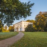 Ein Fußweg für auf das Museum im Jenischpark