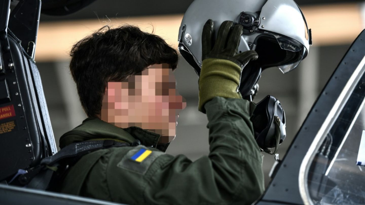 Pilot in einem Kampfflugzeug