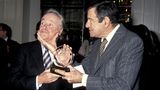 Jack Lemmon und Walter Matthau machen Faxen bei den 52. Annual Golden Apple Awards 1992