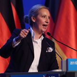 Zum Wahlkampfauftakt in Halle an der Saale hält Weidel eine aggressive Rede, in der sie die politischen Gegner, die Migrationspolitik und überhaupt alles mit deftigen Worten angreift. Tatsache ist: Es läuft gut für Weidel. Die Umfragen sagen der AfD etwa 20 Prozent der Stimmen voraus. Es wäre eine Verdopplung im Vergleich zur vorangegangenen Bundestagswahl