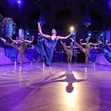 Tänzerinnen beim Kaffeesiederball