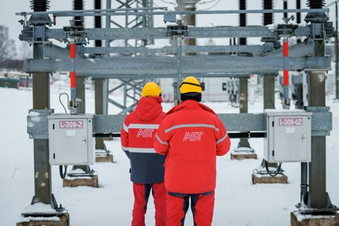 Techniker am Kraftwerk im lettischen Rezekne