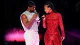 Gänzlich ohne Skandale oder große Überraschungen kam Usher 2024 in Las Vegas aus. 13 Lieder presste der Sänger in seinen 15-minütigen Auftritt und holte unter anderem Alicia Keys mit auf die Bühne. Kritik gab es dennoch, aber weniger an Usher, denn an der Übertragung. Ausgerechnet in der Halbzeitpause hatte der übertragende Sender CBS mit Tonproblemen zu kämpfen.