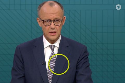 Friedrich Merz fehlte beim TV-Duell bereits nach fünf Minuten eines seiner beiden Ansteckmikrofone