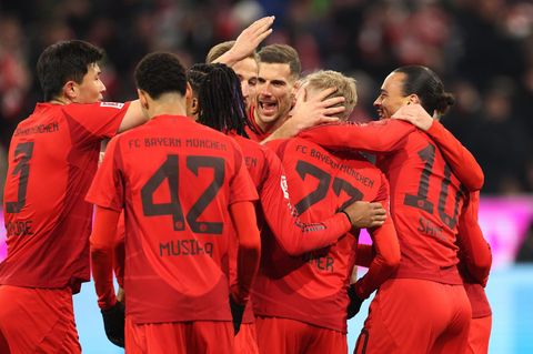 Nicht genug Kontrast: Die Rückennummern des FC Bayern sind nicht deutlich genug zu erkennen, sagt die Uefa