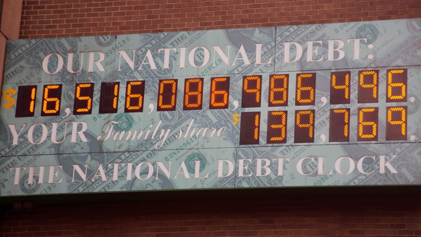 Staatsverschuldung: Das sind die größten Gläubiger der USA Die hier auf der Schuldenuhr dargestellte Staatsverschuldung der USA hat sich inzwischen vervielfacht