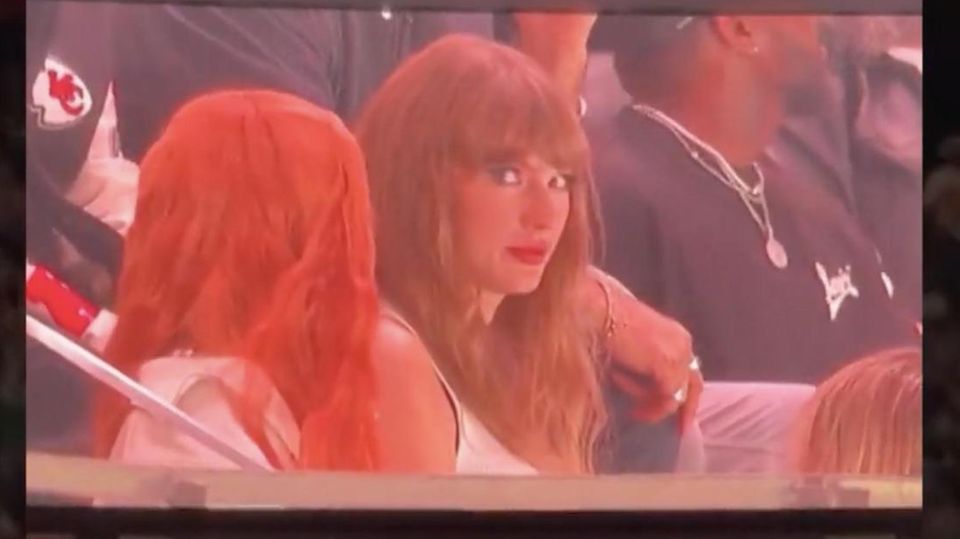 Szene im Video: Warum Taylor Swift beim Super Bowl gnadenlos ausgebuht wurde