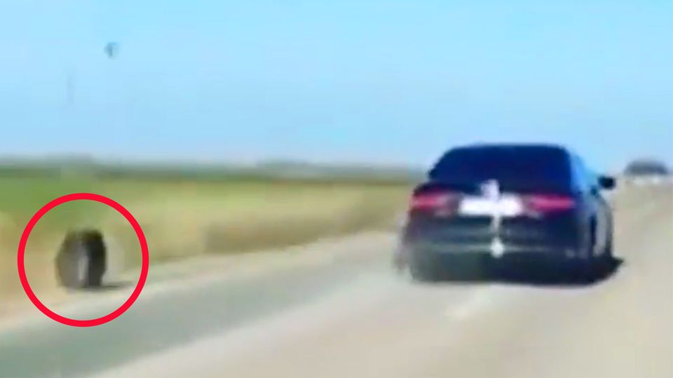 Serbische Präsidenten-Limousine verliert Reifen bei voller Fahrt