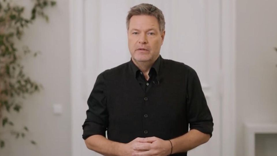 Kurz vor der Bundestagswahl werden Vorwürfe gegen Habeck laut. In einem auf sozialen Medien veröffentlichten Video spricht Habeck über eine Überprüfung durch die Uni Hamburg.