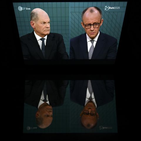 Scholz und Merz beim TV Duell am 9.2.