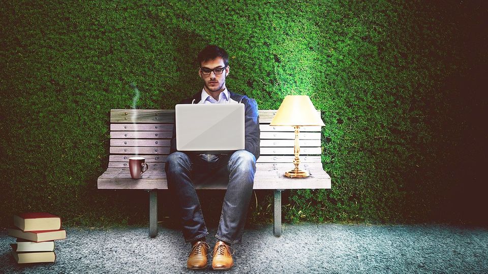 Arbeitnehmer-Faktencheck: Sind Deutsche tatsächlich so faul? Deutsche schneiden im Vergleich zu anderen Ländern, was die Arbeitsstunden pro Woche betrifft, unterdurchschnittlich ab. Was sich daraus schließen lässt, erfahren Sie im Video.