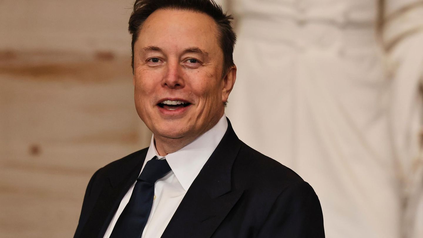 Elon Musk offers almost $ 100 billion for chatt developers