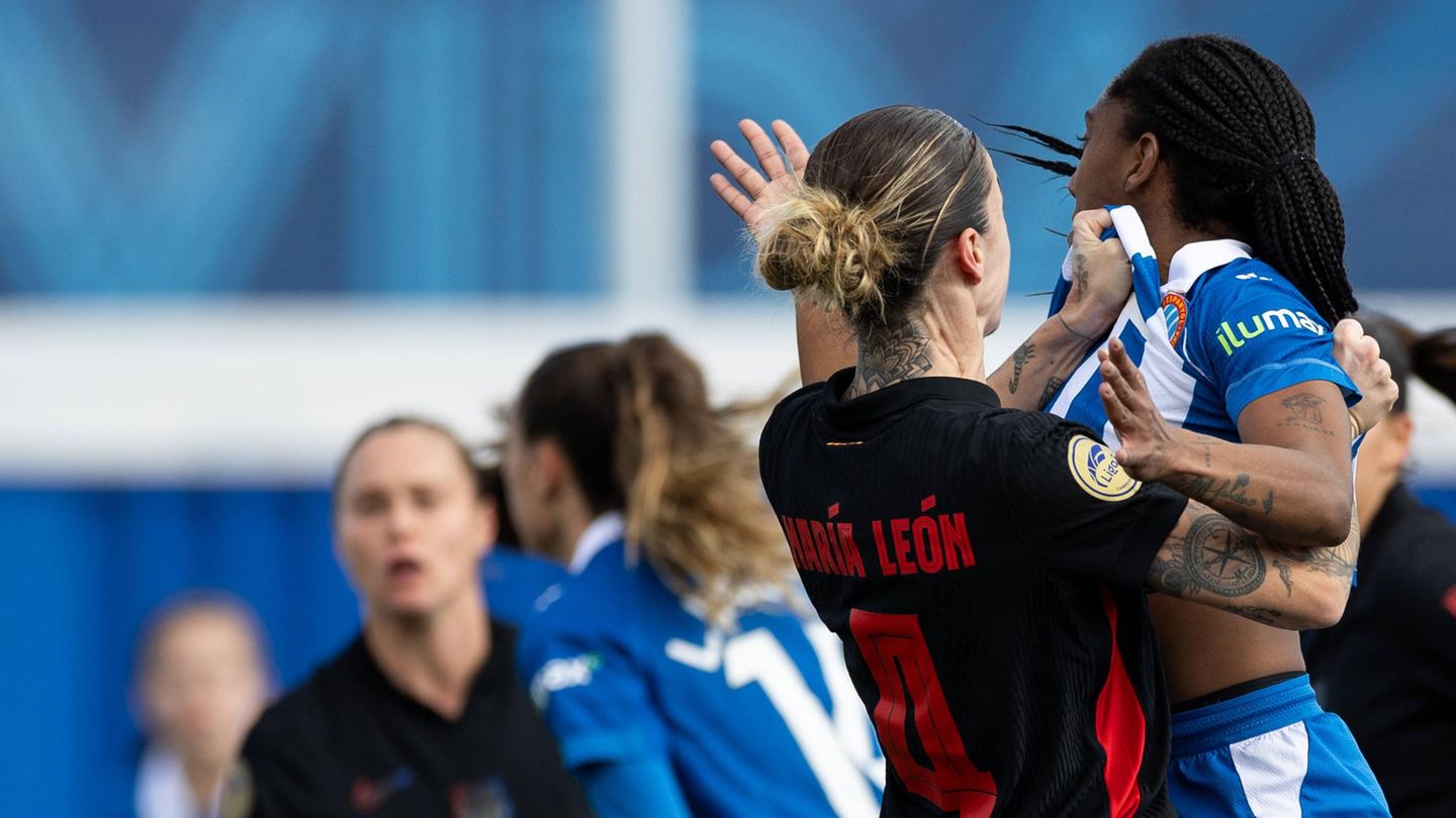 María León from FC Barcelona is said to have taken the opponent in the step