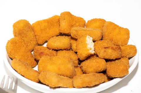 Abschiebung wegen Chicken Nuggets ausgesetzt