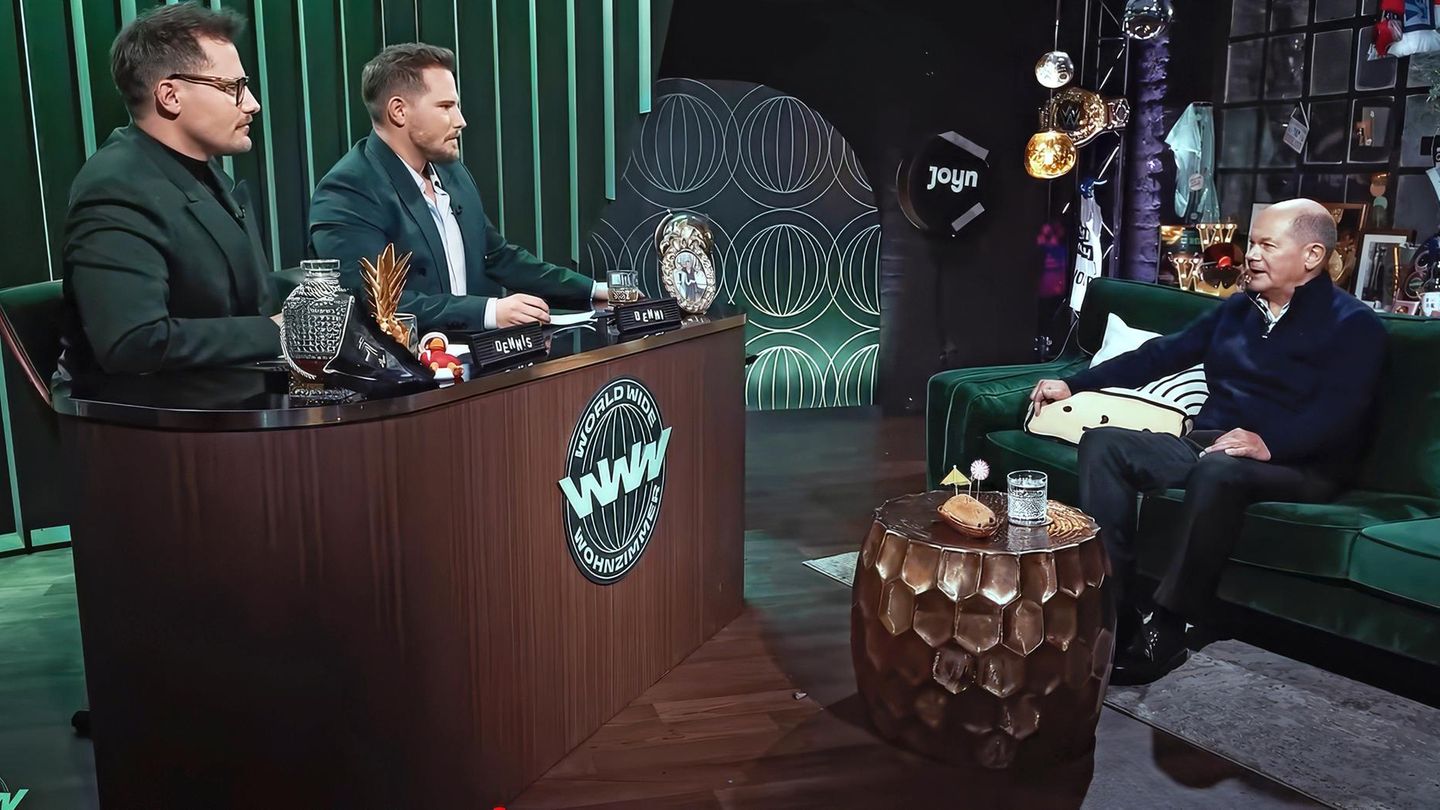 Olaf Scholz bei den Influencern "World Wide Wohnzimmer"