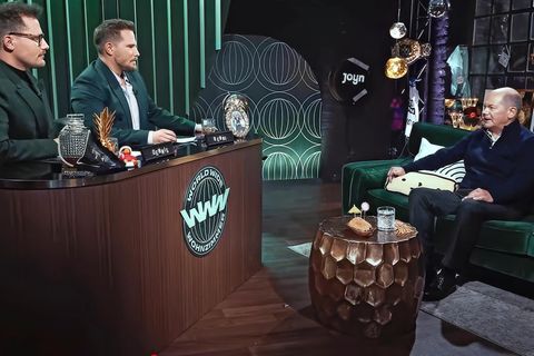 Olaf Scholz bei den Influencern "World Wide Wohnzimmer"