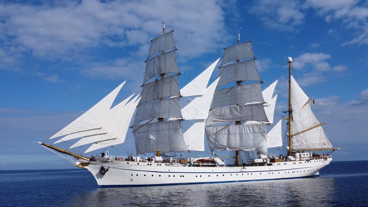 "Gorch Fock" im September 2021 im Hafen von Stralsund