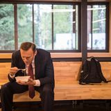 Nawalny isst Doschirak Instant Nudelgericht