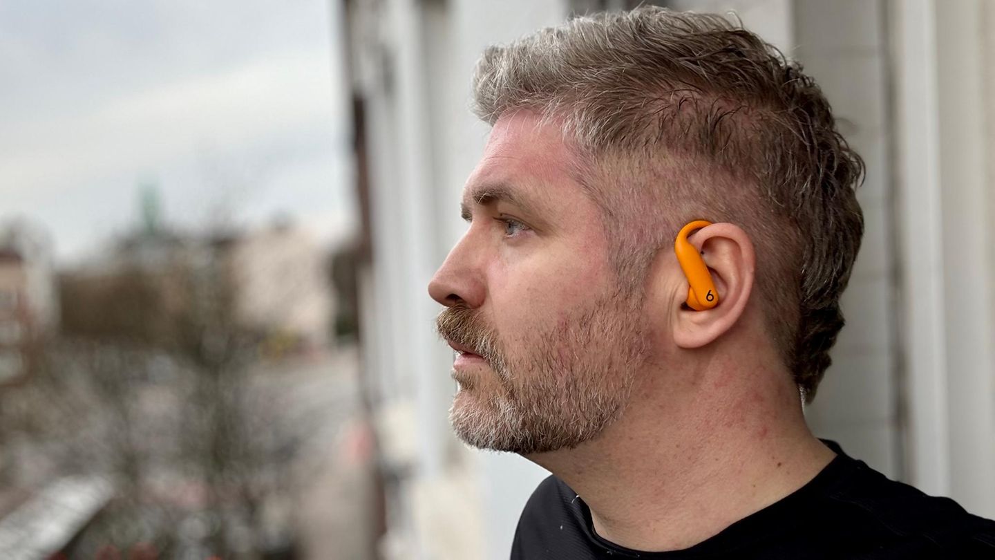 Power beats Pro 2 im Ohr des Redakteurs